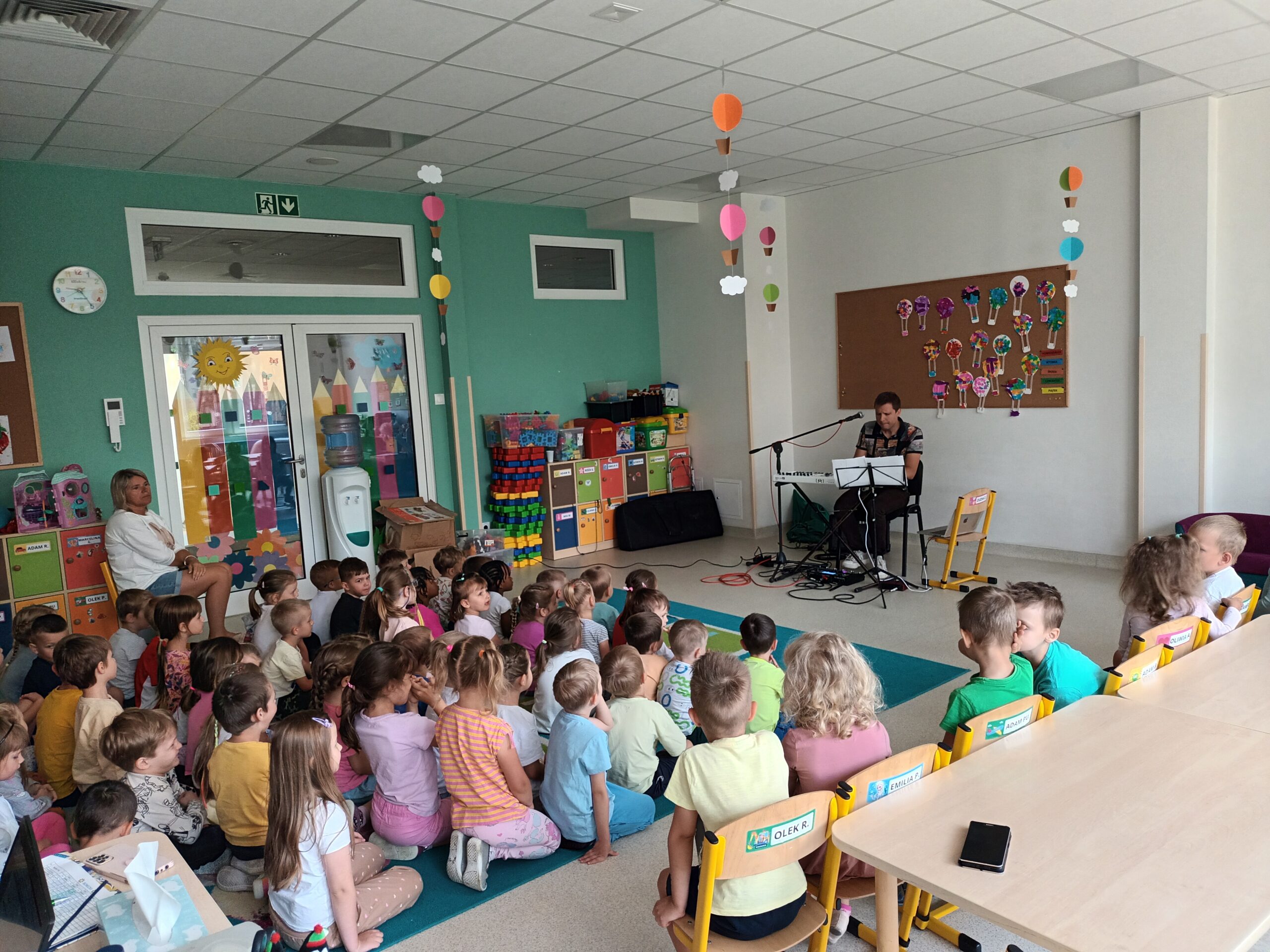„Koncert muzyka elektroniczna” – przedszkole przy ul. Okólnej